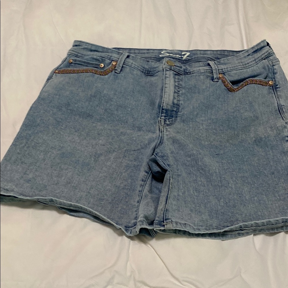 Seven7 Blue Jean Shorts Classic Casual Style
